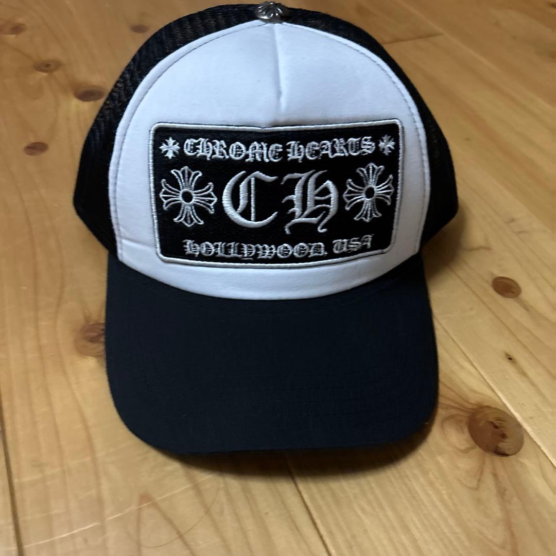 CHROME HEARTS トラッカーキャップ