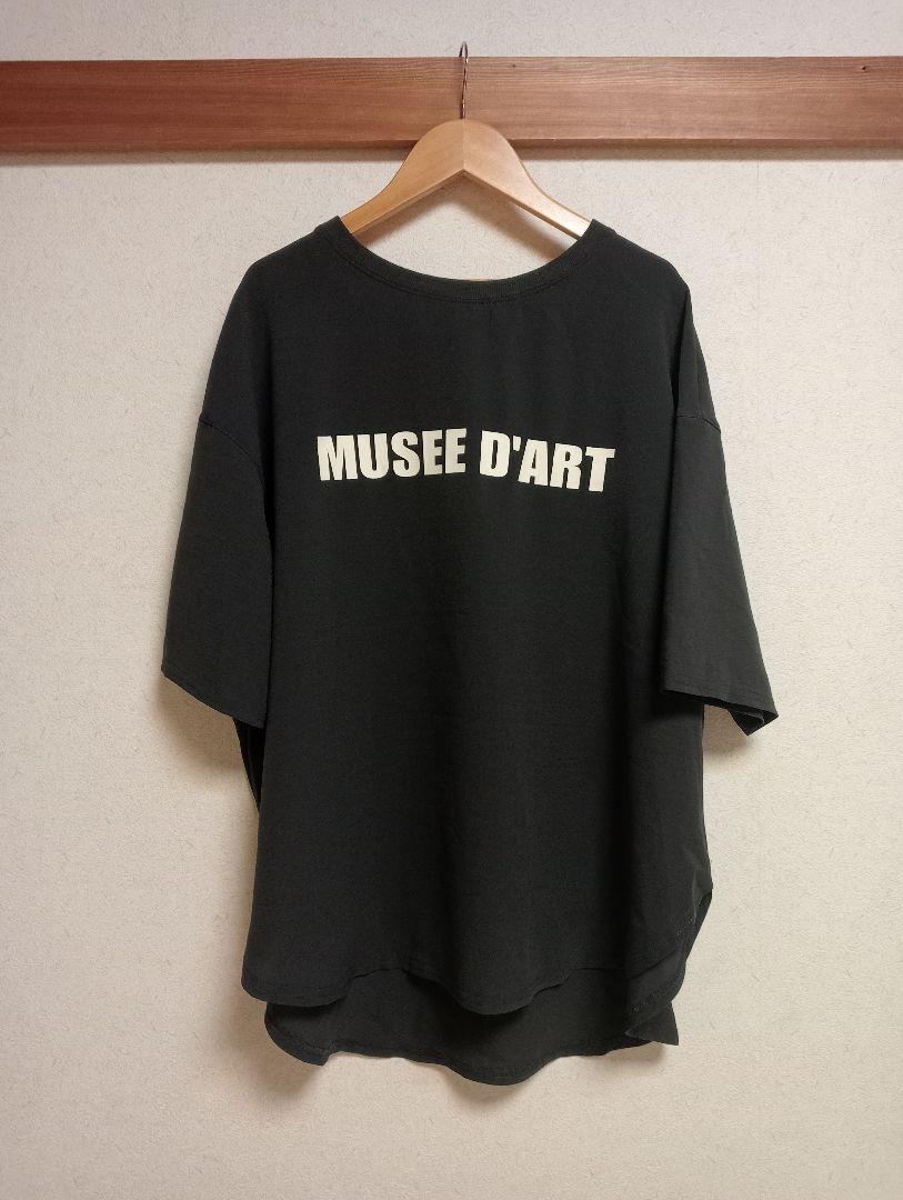 DouDou（ドゥドゥ）の「バックボタンジョーゼットロゴTEE（T