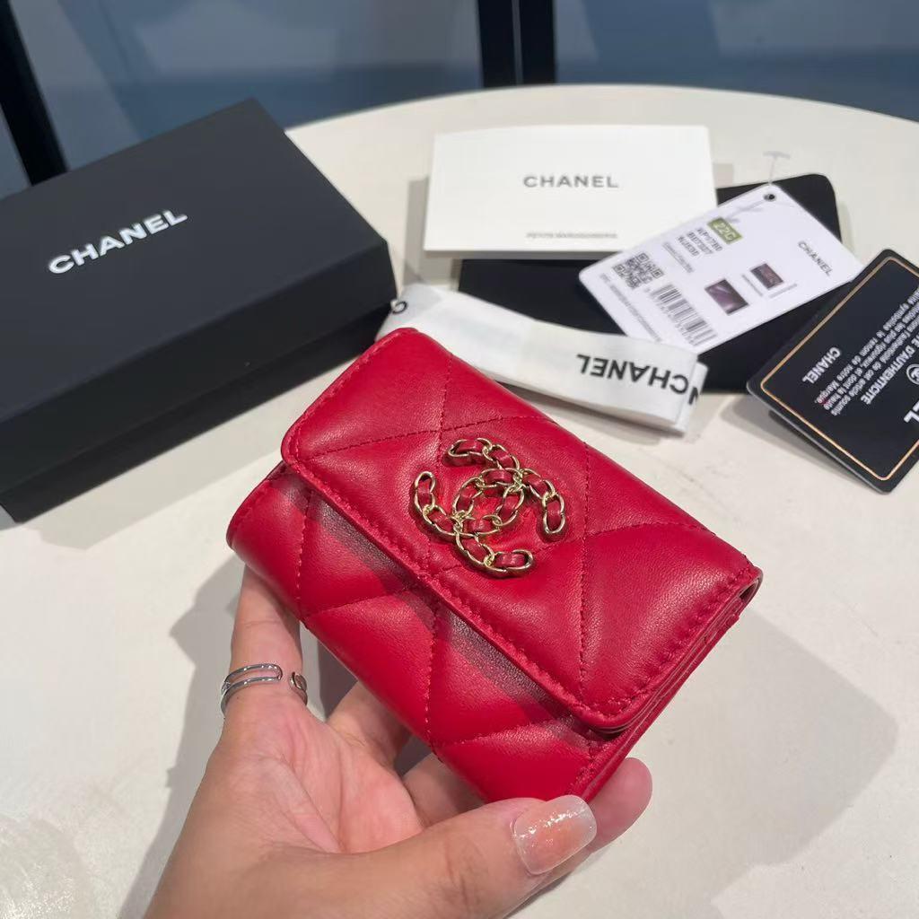 CHANEL キルティング レッドカードケース