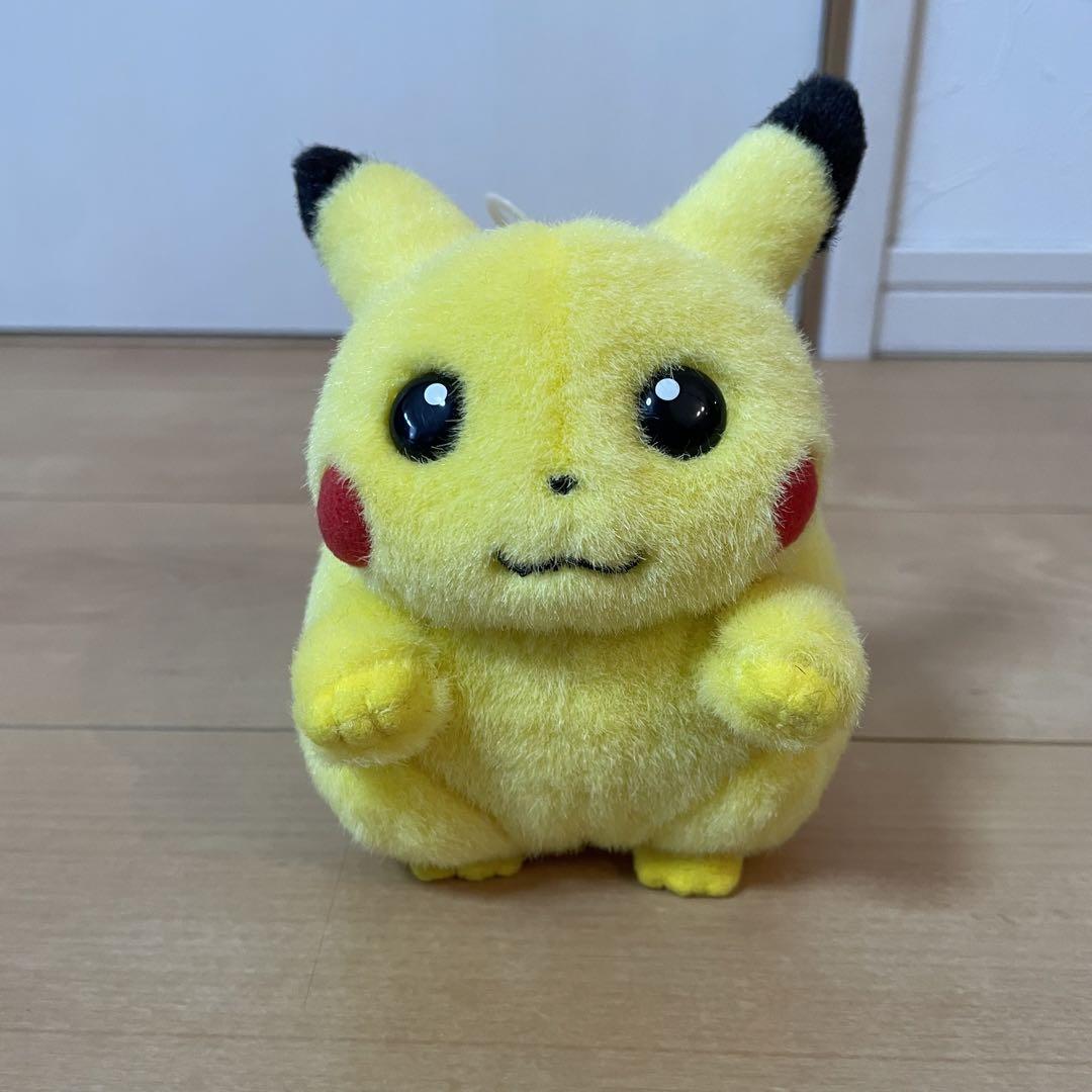 【新品】ポケモン　初期ピカチュウ  ぬいぐるみ　ポケットモンスター　TOMY
