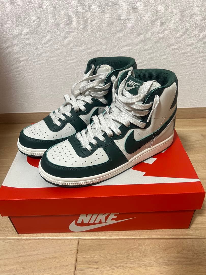 NIKE ターミネーター