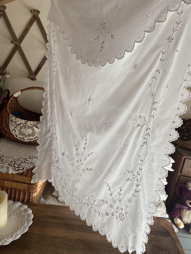 Newஐ⋆*フランスアンティーク可愛い花柄刺繍の小さなカーテン・ふんわり〜