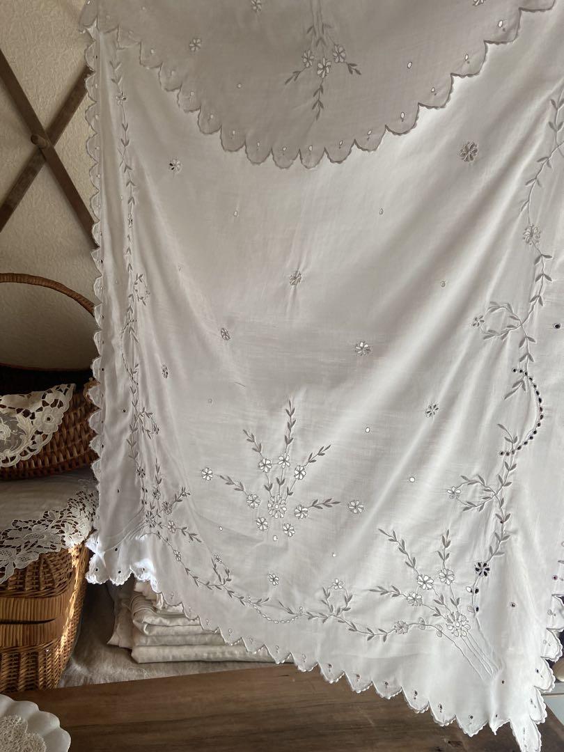 Newஐ⋆*フランスアンティーク可愛い花柄刺繍の小さなカーテン・ふんわり〜