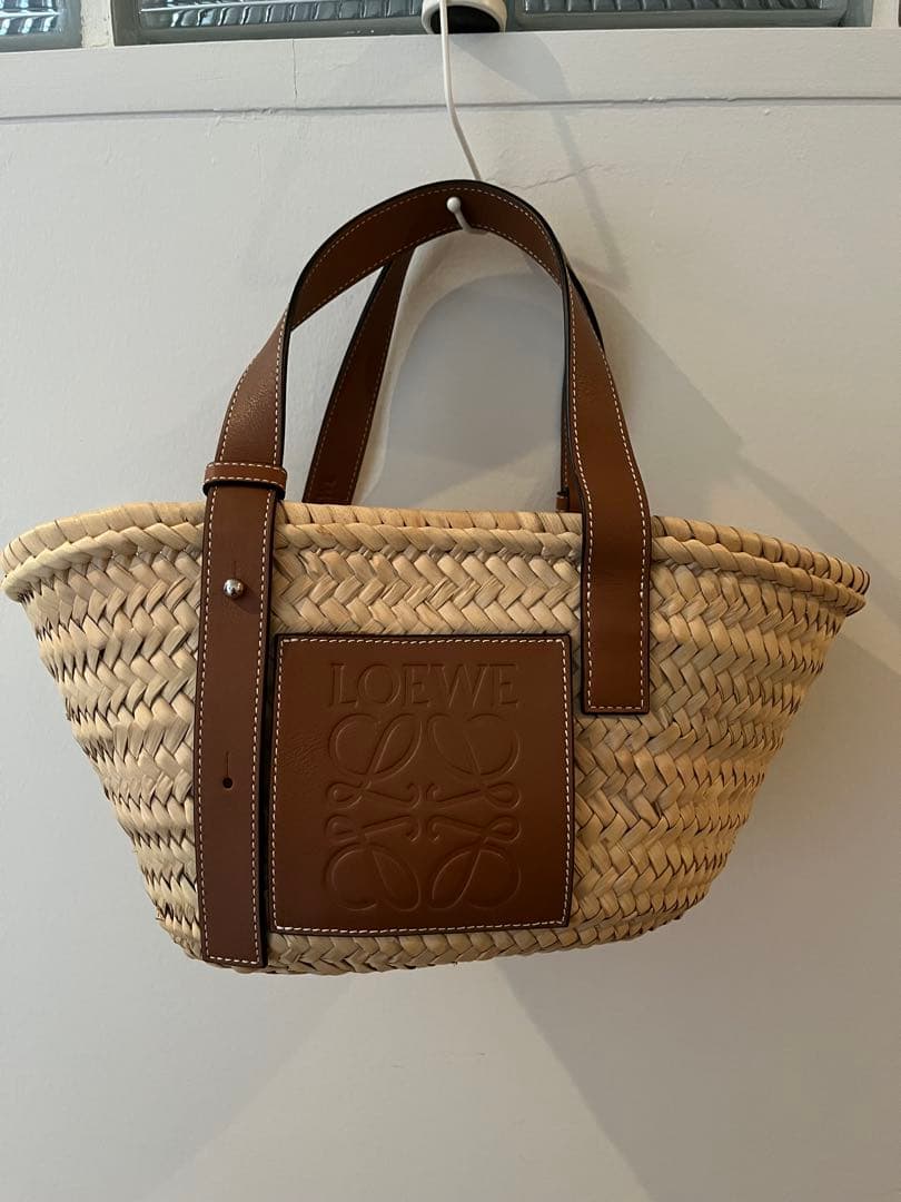 LOEWE ロゴ入り かごバッグ