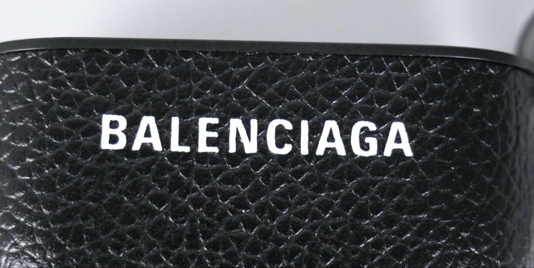 在庫処分 半額 ✨新品未使用✨BALENCIAGA メルカリ - 第三世代ハードケース AirPods イヤホン