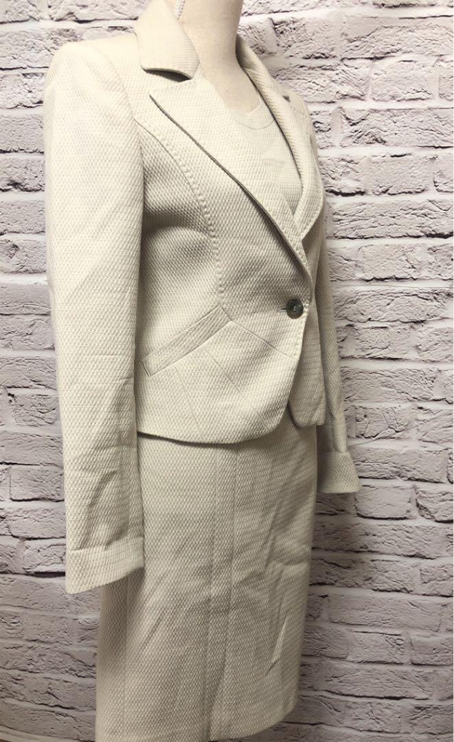 全商品オープニング価格! ワンピース スーツ 40 美品 TRUSSARDI お買い得モデル 美品‼️TRUSSARDIワンピ&ジャケット ドレス