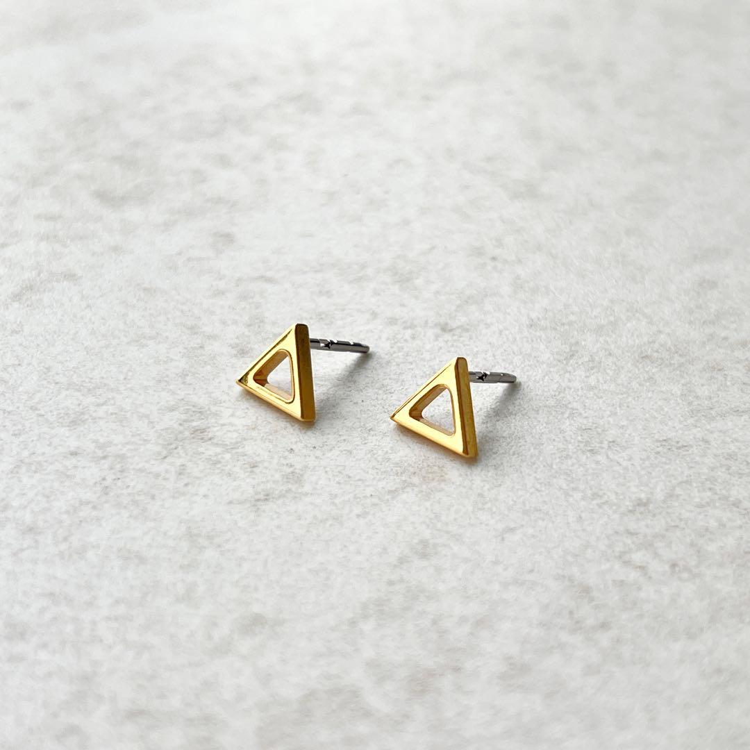 BAQLESS ピアス Amity Triangle Gold②