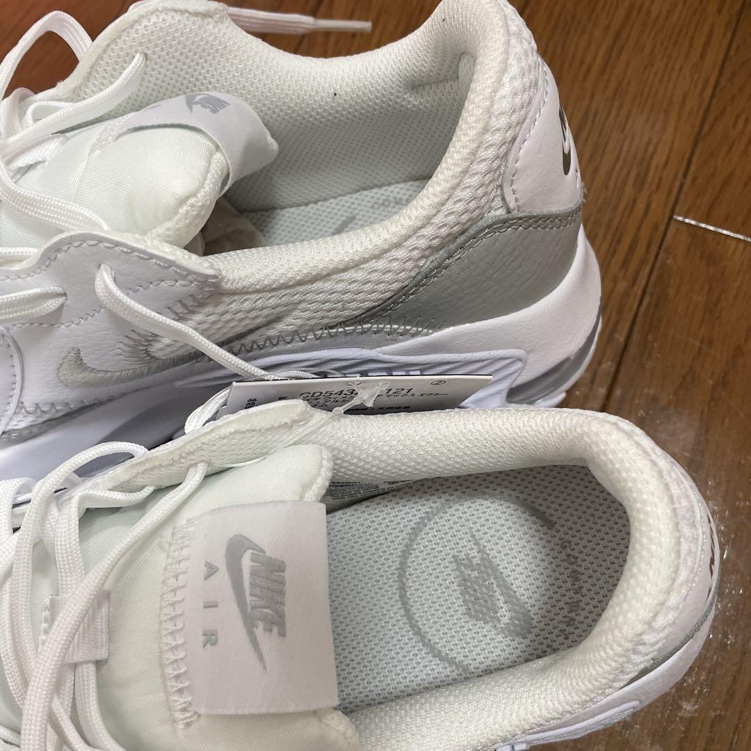 今週限定　NIKE AIR MAX EXCEE 23、5ｃｍ