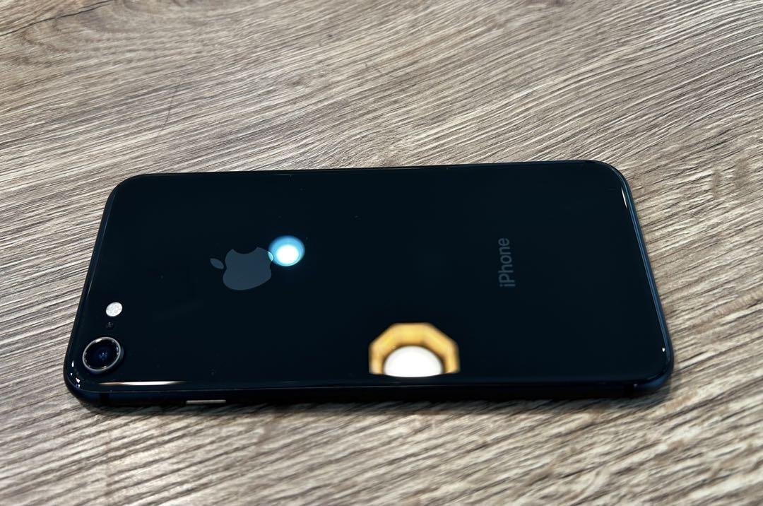 Apple iPhone 8 本体