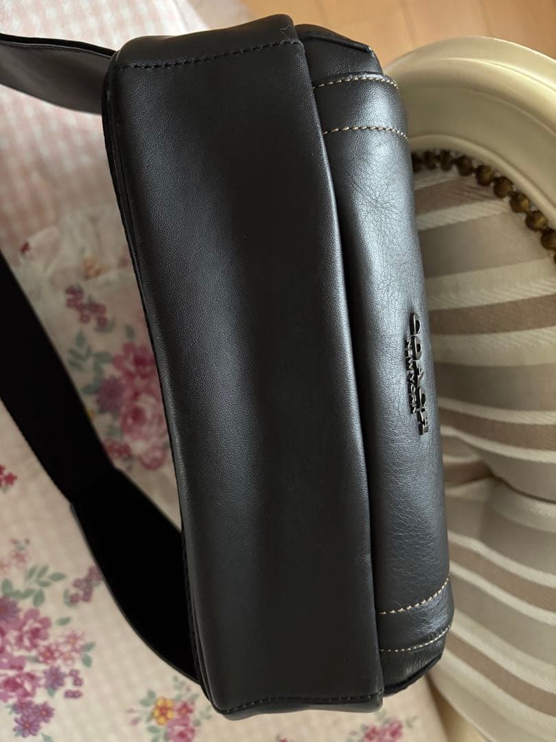 ★美品!COACH ブラック ボディバッグ ショルダーバッグ黒 人気ブランド ★美品!COACH ブラック ボディバッグ ショルダーバッグ黒 人気ブランド
