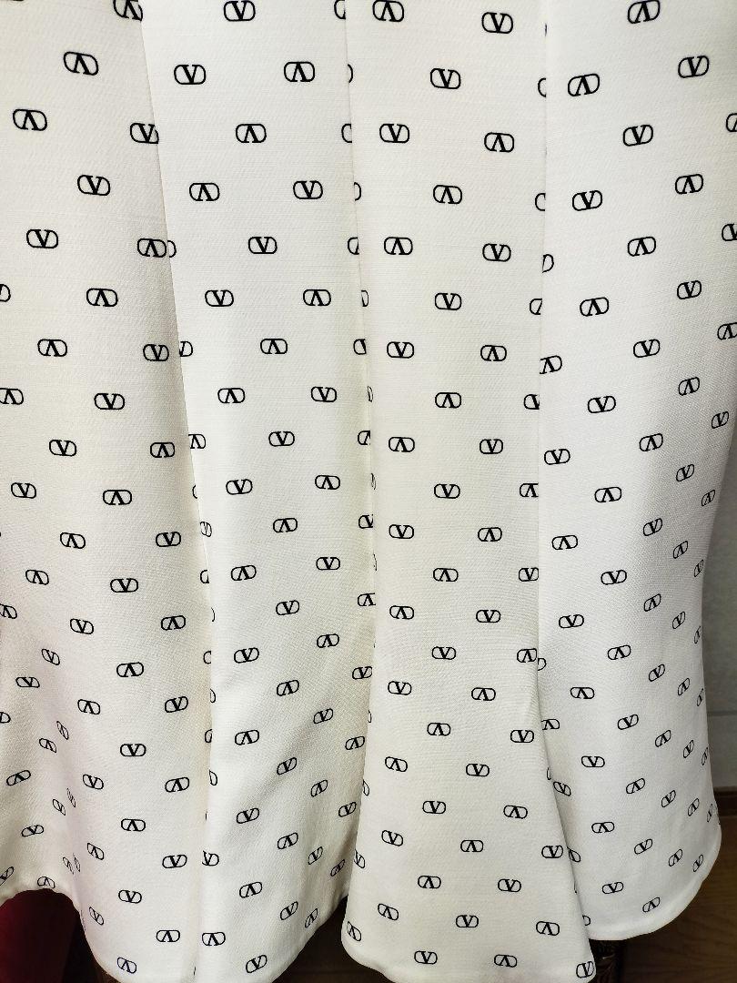 VALENTINO GO LOGO ヴァレンチノ ロゴ総柄 フレア ワンピース