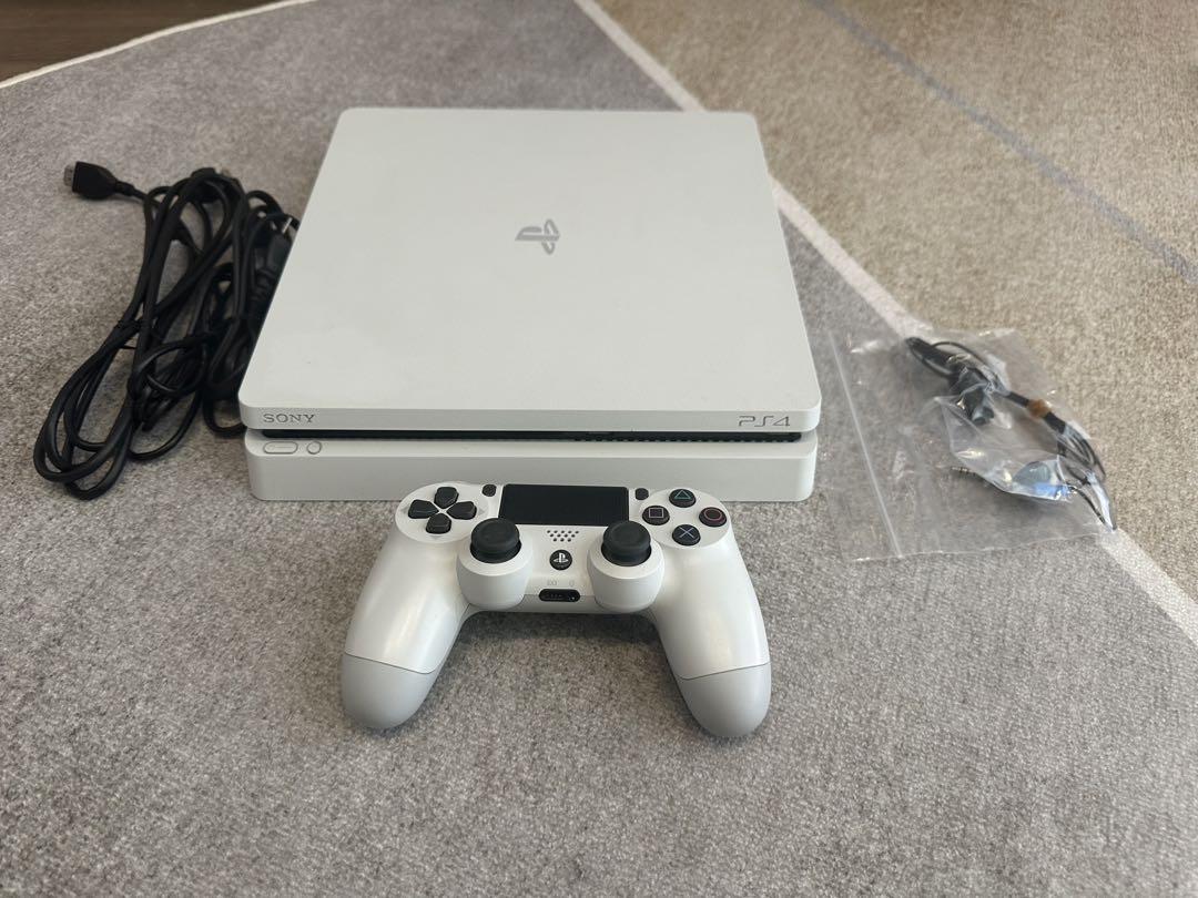 PlayStation®4 グレイシャー・ホワイト 1TB CUH-2100B…