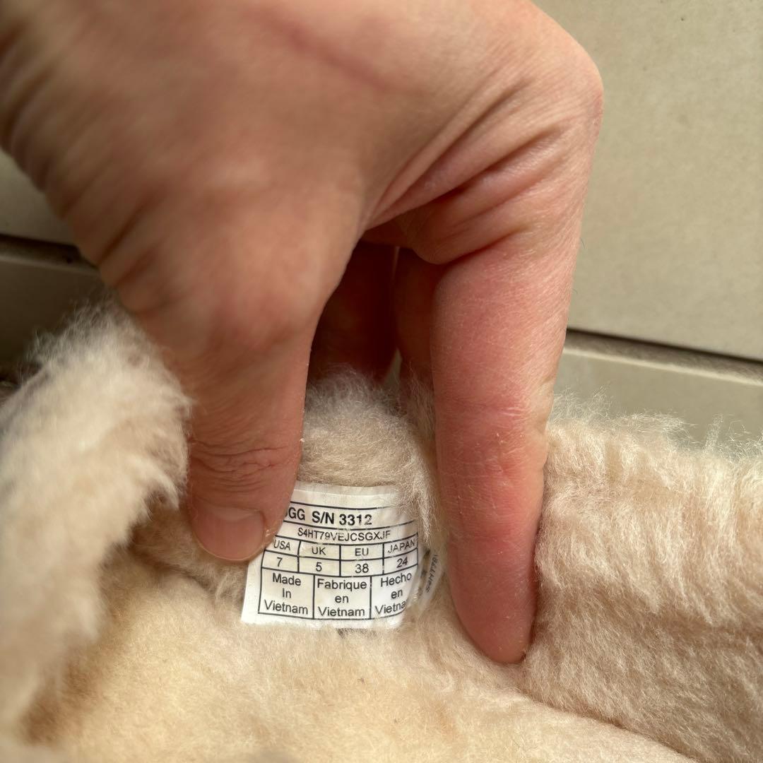 UGG モカシン ベージュ7 (US) UGG モカシン ベージュ7 (US)