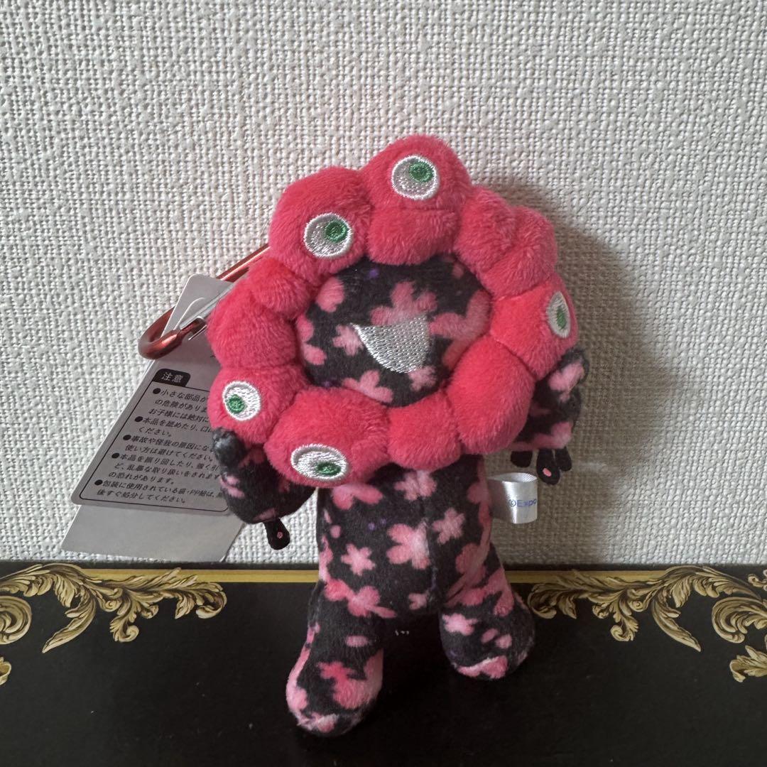 新品 関西万博 ミャクミャク カラビナ付きマスコット 桜 ブラック キーホルダー