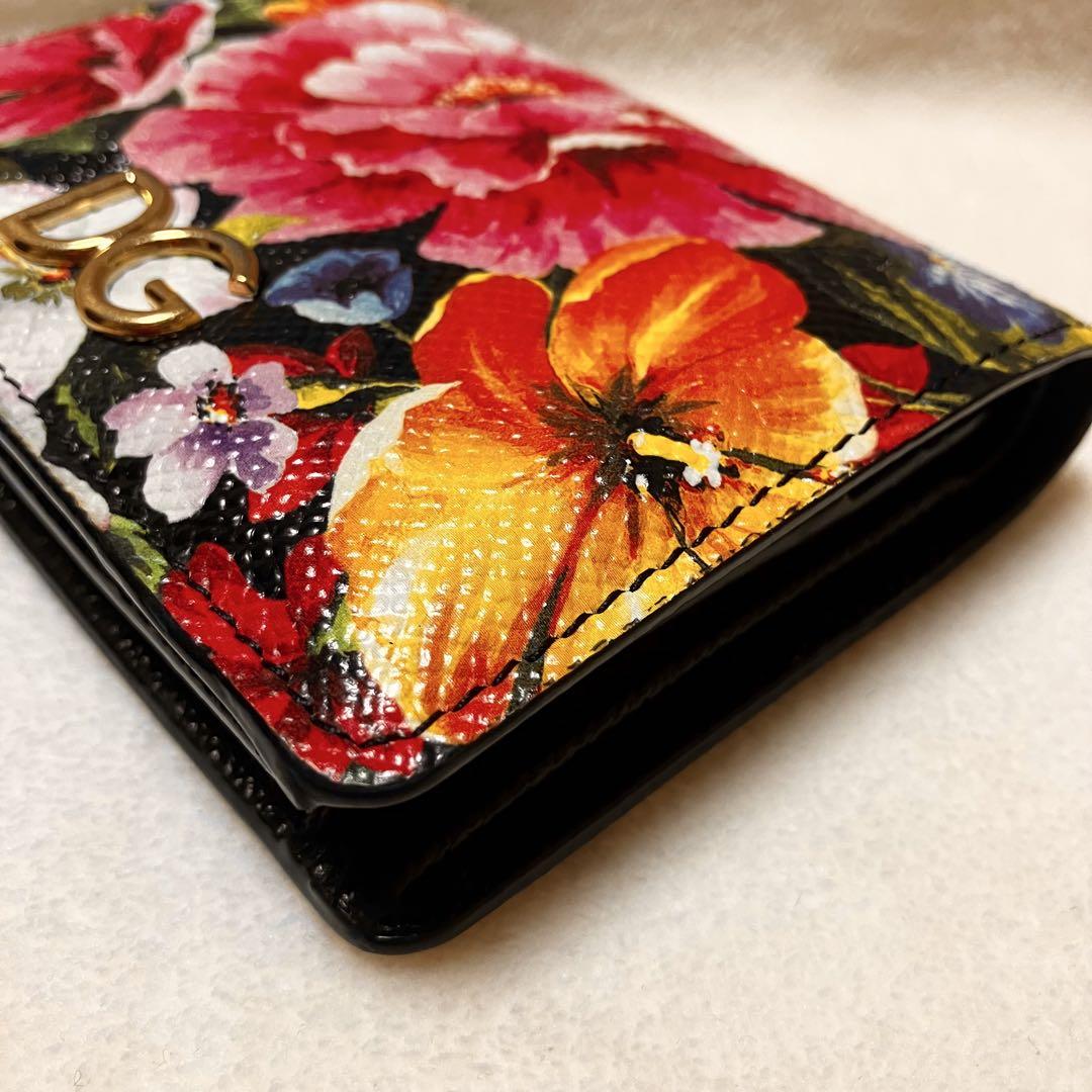 ✨美品 DOLCE & GABBANA 花柄 二つ折り財布 DGメタルロゴ