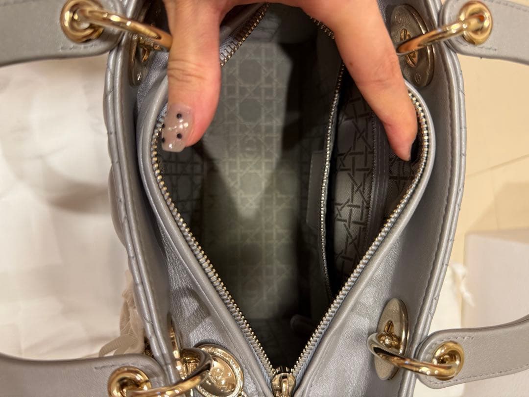 Dior レディディオール グレー ミディアムサイズ Dior レディディオール グレー ミディアムサイズ