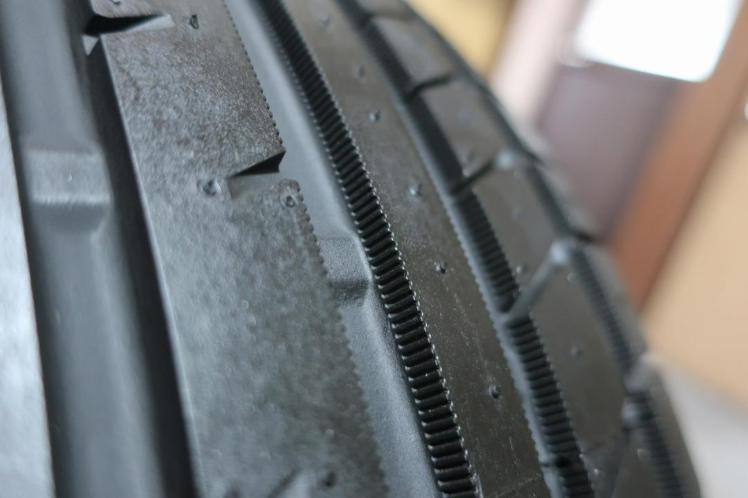 新品同様　2024年製　ジーテックス　HP2000　vfm　225/45R18
