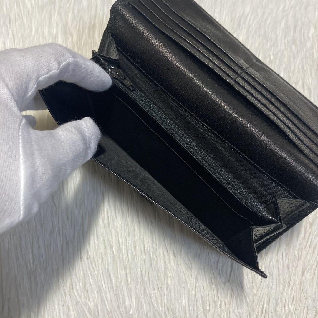 定番人気　GUCCI グッチ　は二つ折り　長財布　金具　レザー　黒　ロング　ロゴ