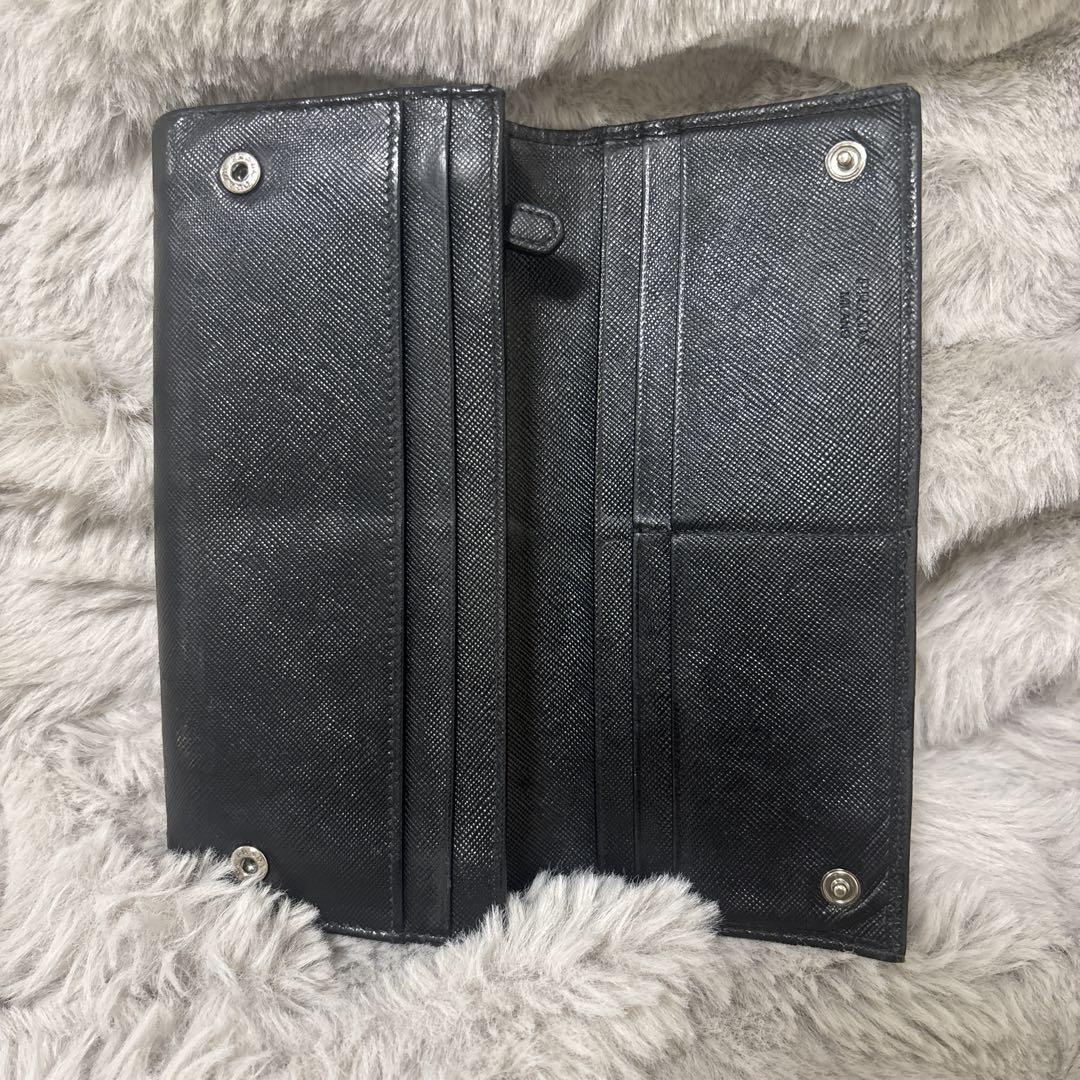 r*m様 PRADA 長財布r.m