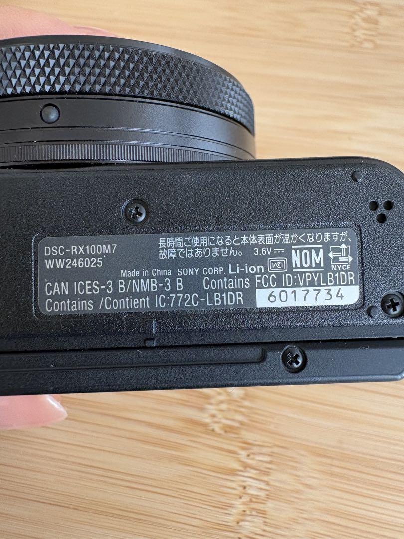 デジタルカメラ SONY RX100M7