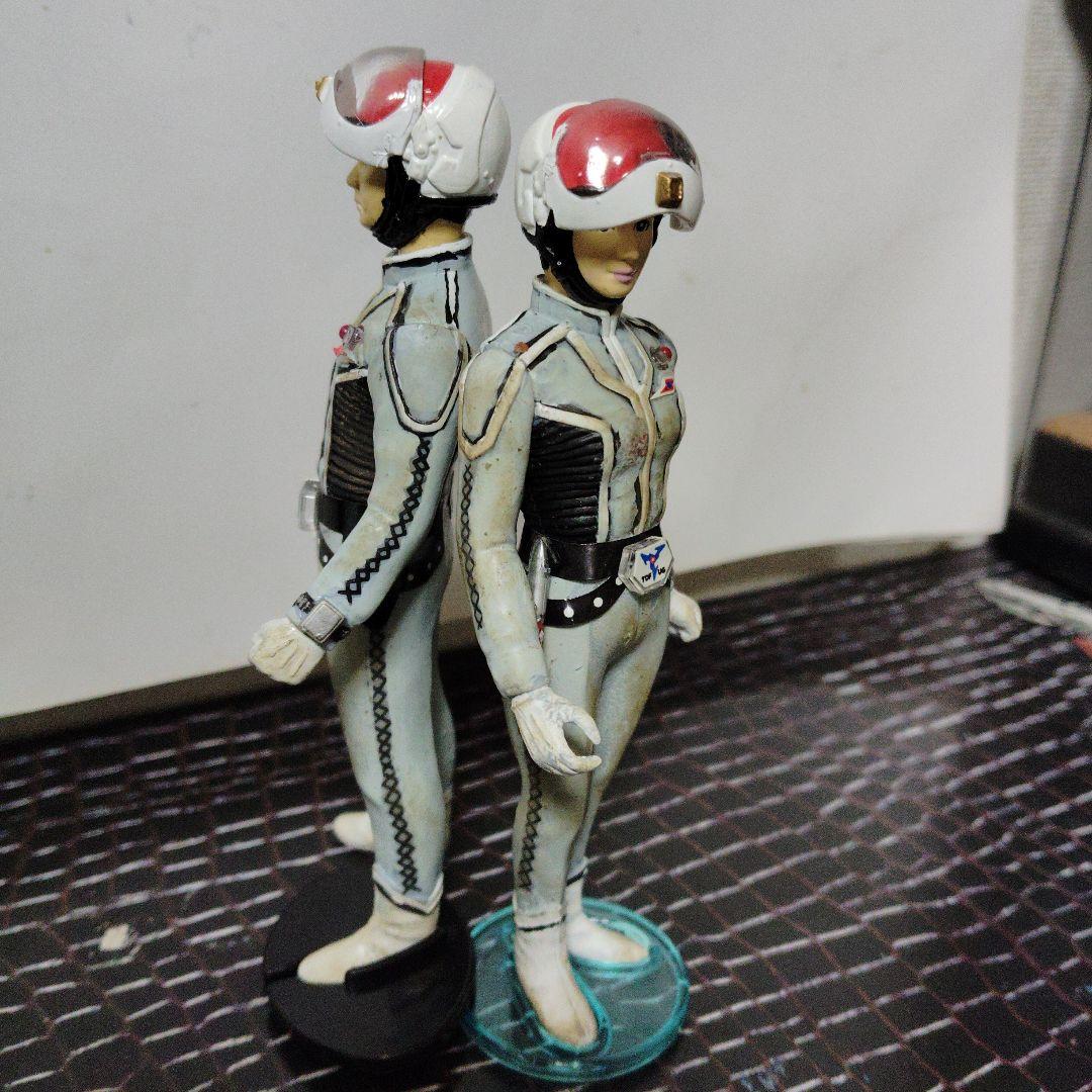 N.F ウルトラ警備隊モロボシ・ダン.友里アンヌ２体セットリアル塗装品