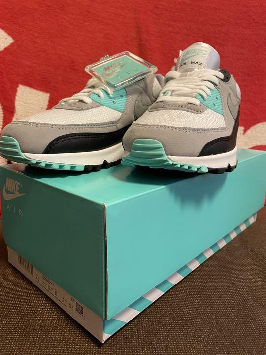 Nike Air Max 90 人気のティファニーブルー ★追跡付★完売間近 TIFFANY Nike AIR MAX 90(ナイキ エアマックス90) - 海外通販のBUYMA