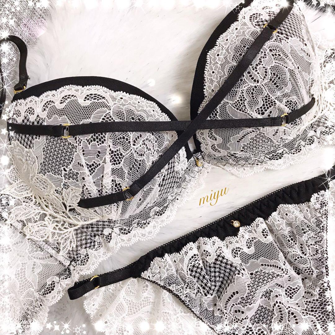 24h以内発送❣️D80❤︎セクシークロスライン♥️ブラショーツ