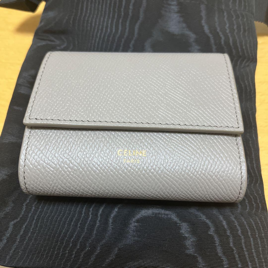 ほぼ新品　セリーヌ　財布