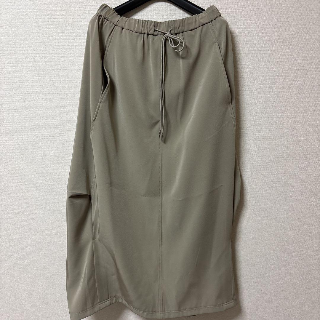 新品　ディニテコリエ　カーブ　ロング　スカート