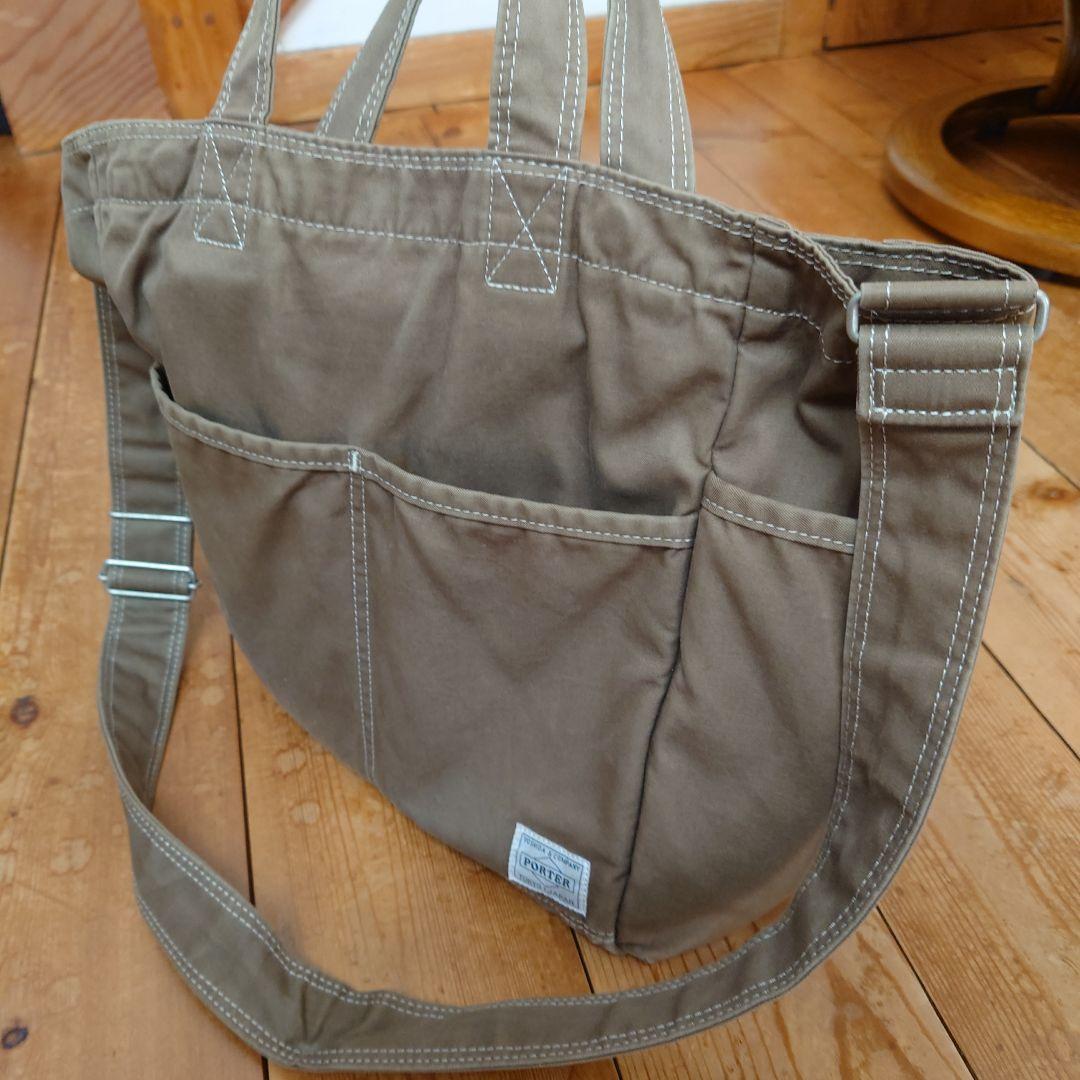 PORTERのモスグリーン トートバッグ ショルダーストラップ付き