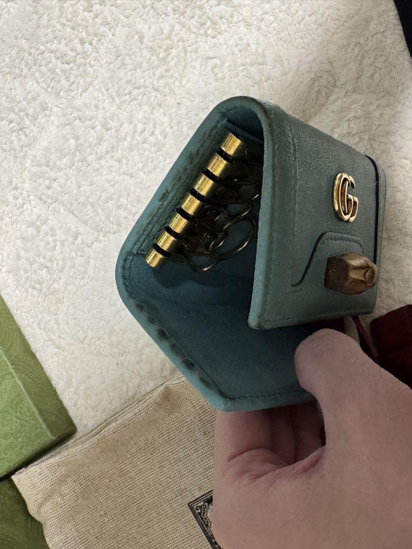 水色 レザー