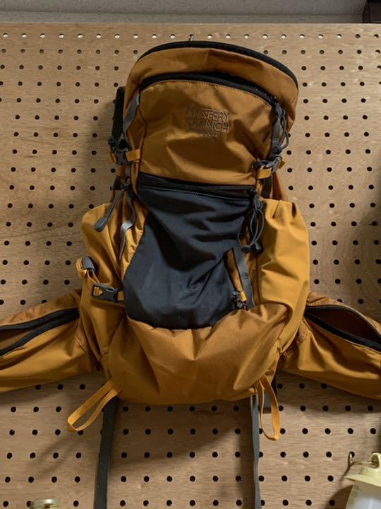 ミステリーランチ　インアンドアウト　登山　ザック