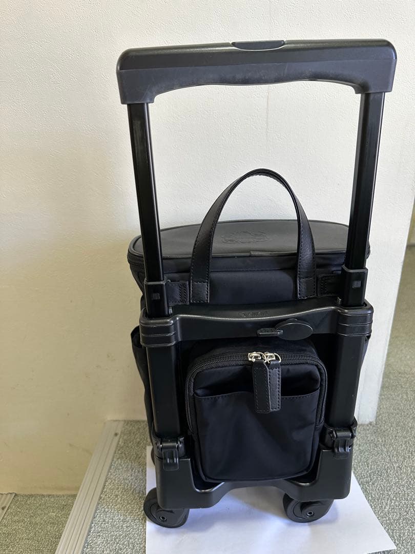 スワニー　キャスターバッグ