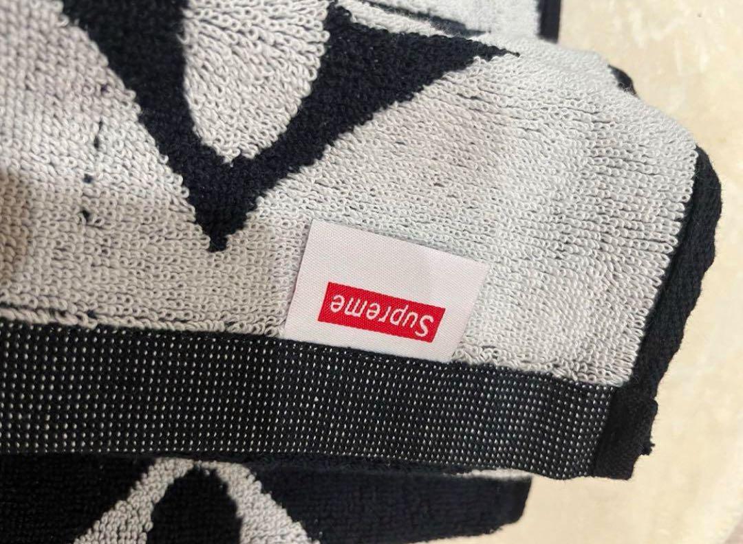 おトク情報がいっぱい！ Supreme 大判バスタオル 小物入れ
