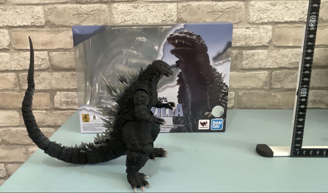 【☆短期出品！早い者勝ち！】ゴジラ2002（モンスターアーツ） バンダイ