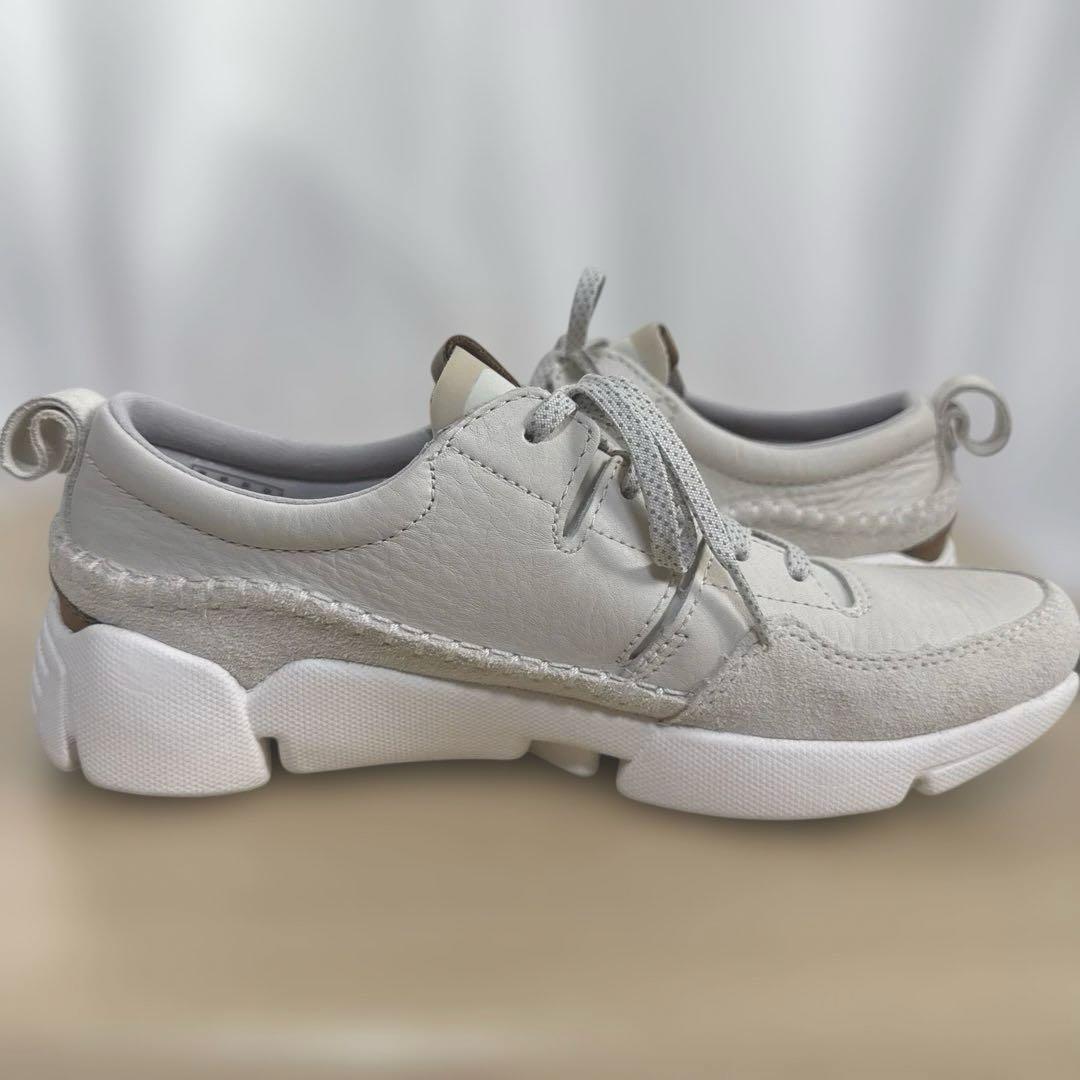 美品　ClarksクラークスTriActive Run ホワイトレザースニーカー