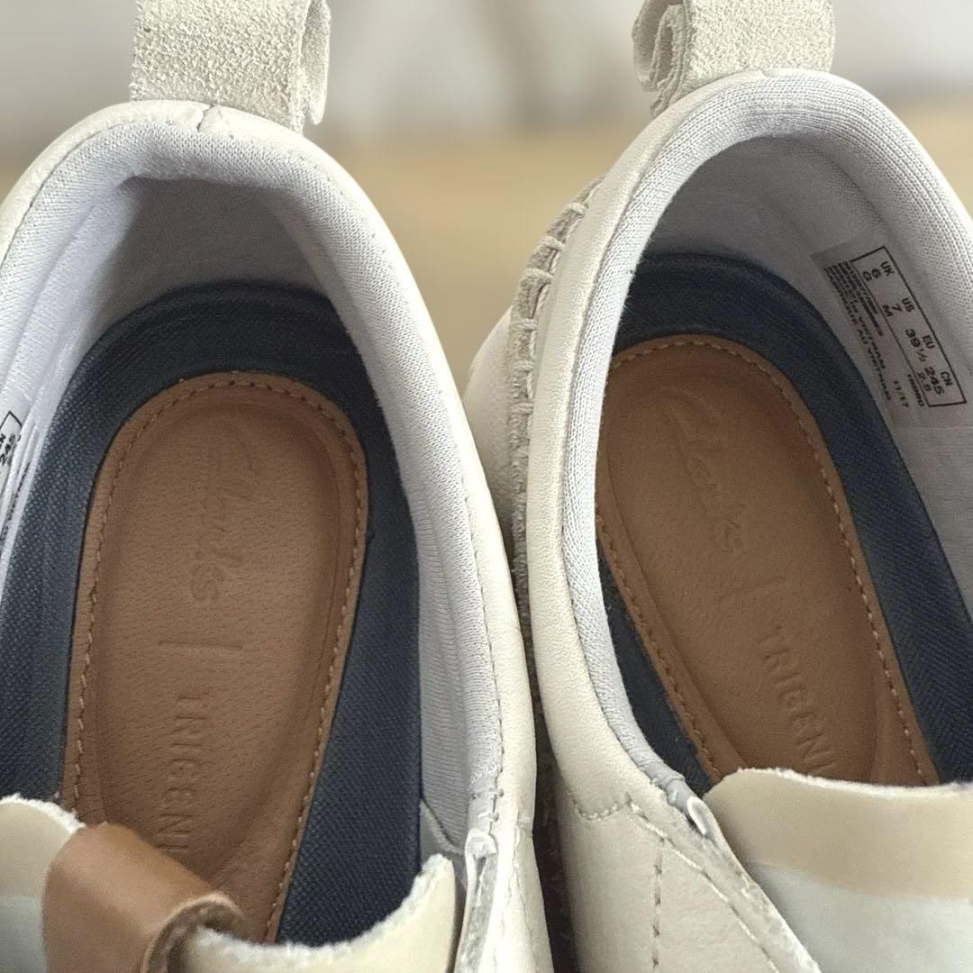 美品　ClarksクラークスTriActive Run ホワイトレザースニーカー