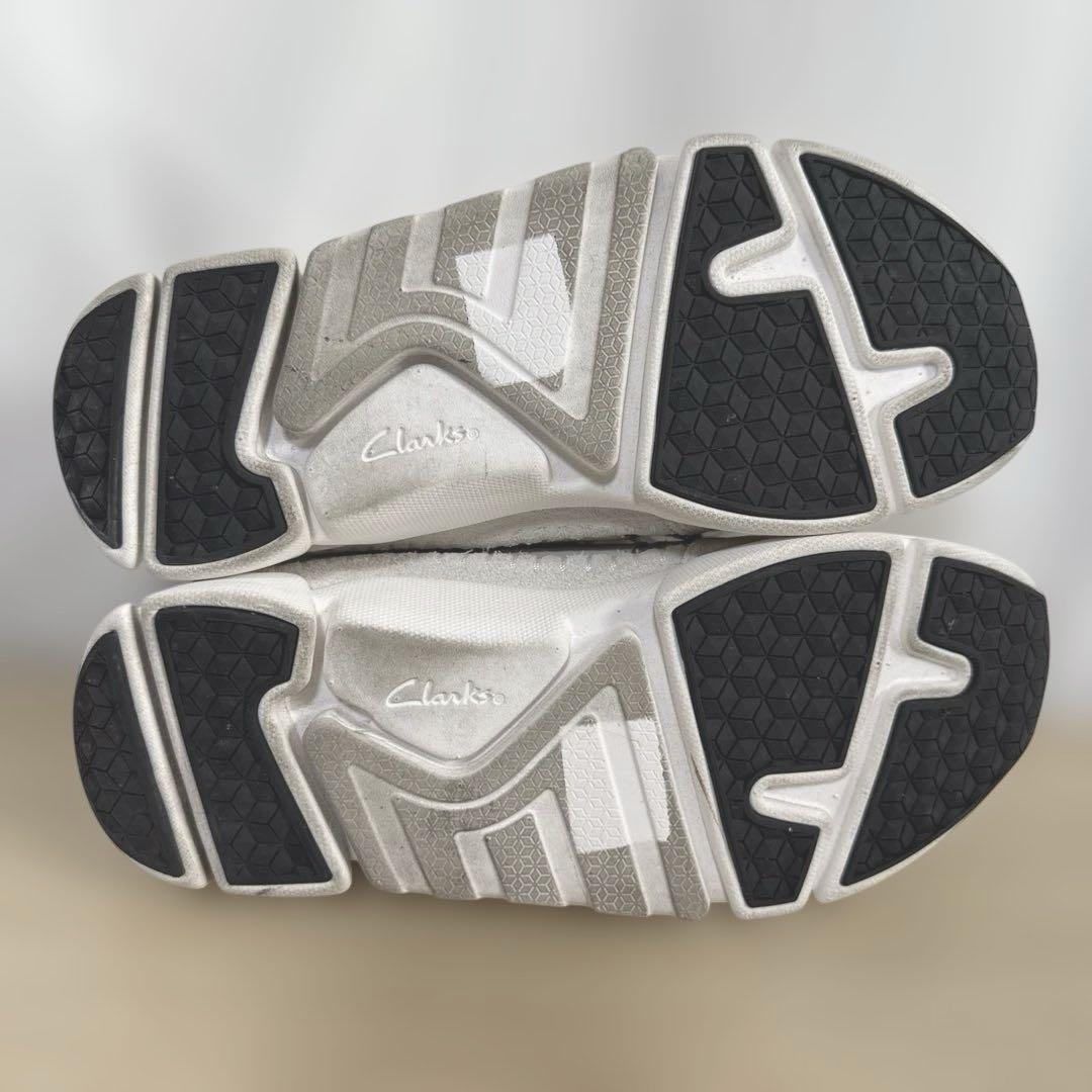 美品　ClarksクラークスTriActive Run ホワイトレザースニーカー