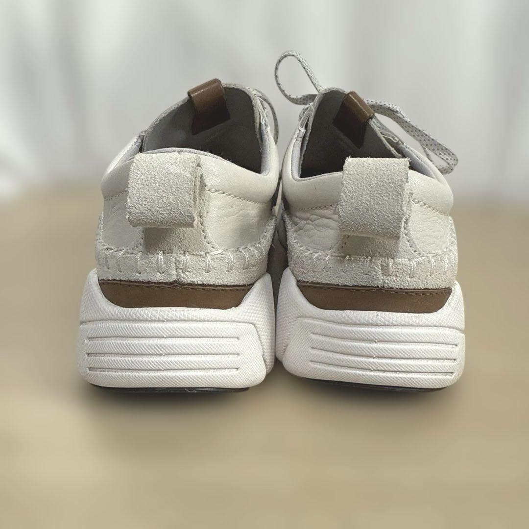 美品　ClarksクラークスTriActive Run ホワイトレザースニーカー