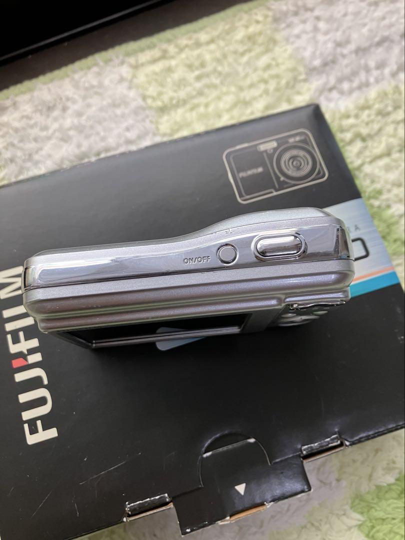 FUJIFILM デジタルカメラ 12MP シルバー　A220