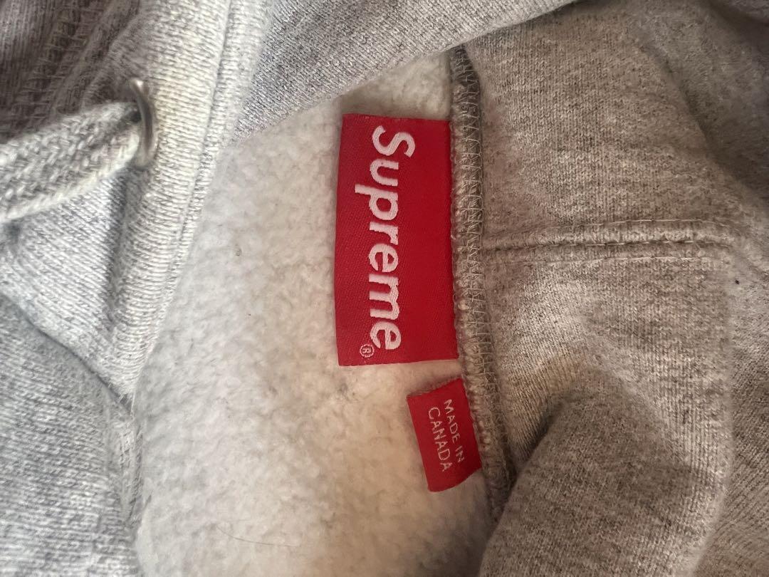 希少品Supreme パーカー フード刺繍デザイン