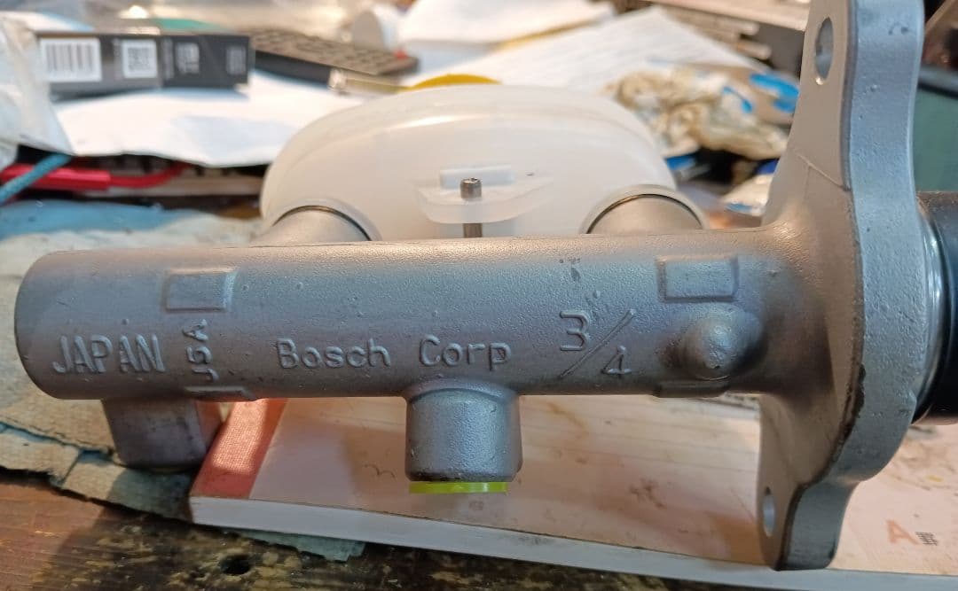 未使用Subaru ブレーキマスターシリンダー 26401KE020