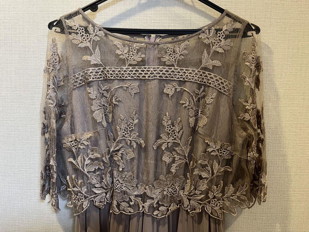 グレーベージュ 花柄刺繍 半袖 パーティードレス