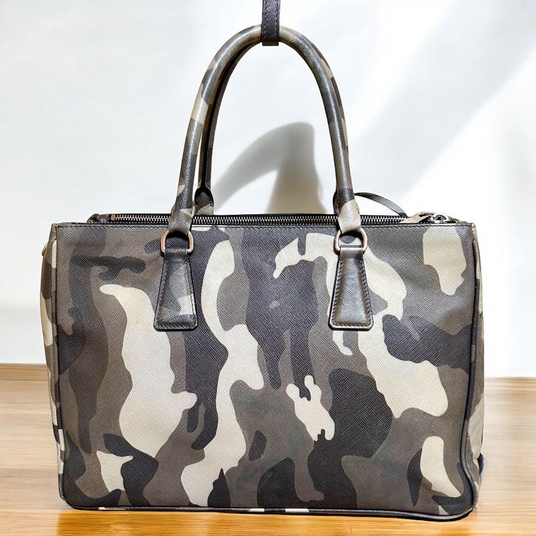 PRADA プラダ ガレリア サフィアーノレザー 迷彩 グレー トートバッグ PRADA プラダ ガレリア サフィアーノレザー 迷彩 グレー トート