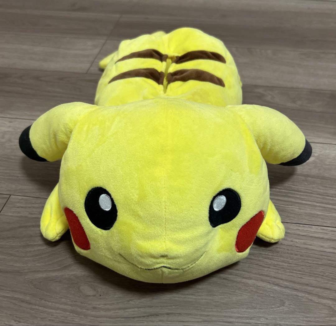 ピカチュウ ぬいぐるみ型クッション - メルカリ
