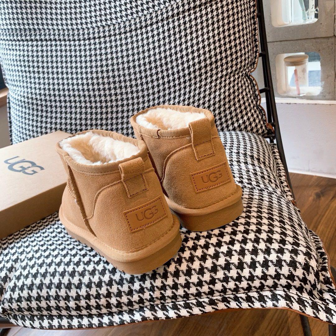 UGG ベージュ ショートブーツ薄底24cm