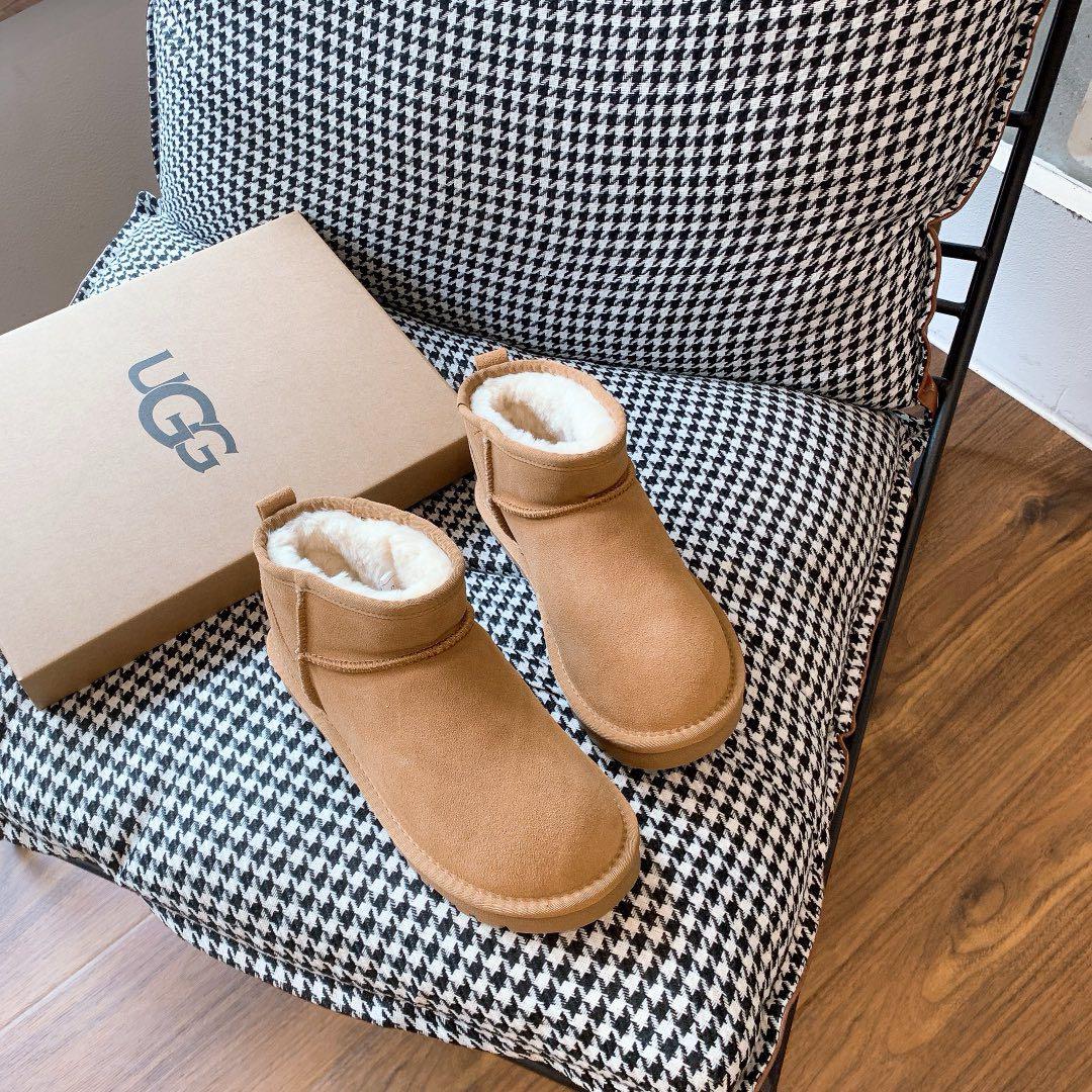 UGG ベージュ ショートブーツ薄底24cm