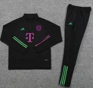 新品未使用 トレーニングジャージ 上下セット