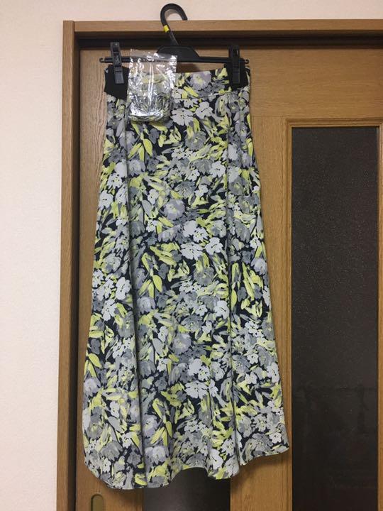 花柄ロングスカート