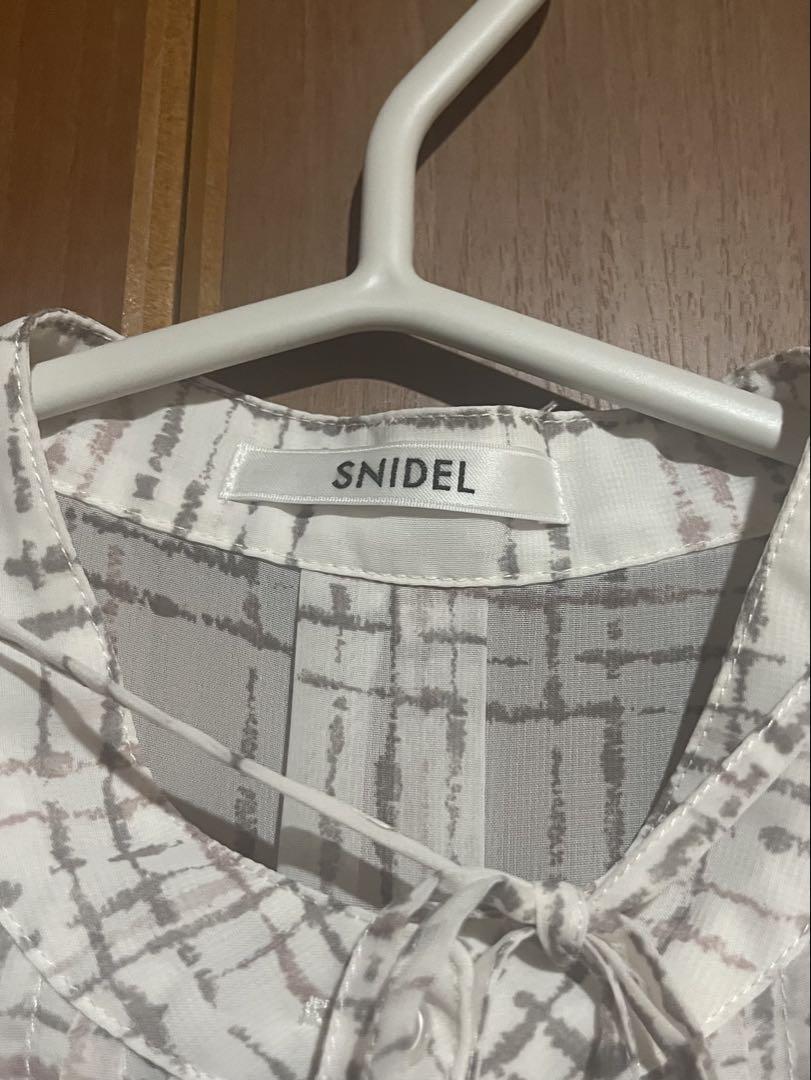snidelスナイデルSustainable フリルワンピース アイボリー 1